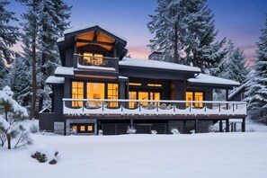 Exterior - Luxury Awaits! Experience Suncadia#1 6BR/5.5BA-On the Course! (Cle Elum)