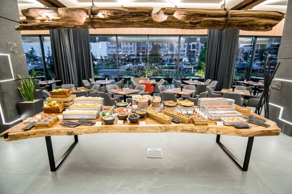 Daily buffet breakfast for a fee