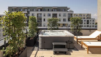 Penthouse de lujo, 2 habitaciones | Ropa de cama de alta calidad y espacio para trabajar con laptop