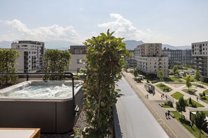 Luxury Penthouse, 2 Bedrooms | Premium bedding, laptop workspace, blackout drapes, soundproofing