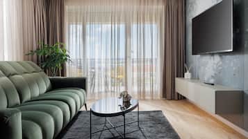 Studio | Living room | 55-inch Smart TV with cable channels, Netflix, heated floors