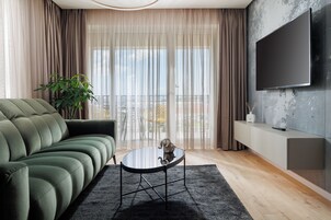 Studio | Vardagsrum | 55-tums smart-tv med kabelkanaler, Netflix och golvvärme