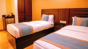 Basic Double or Twin Room | Bathroom | Separate tub and shower, rainfall showerhead, free toiletries, bidet