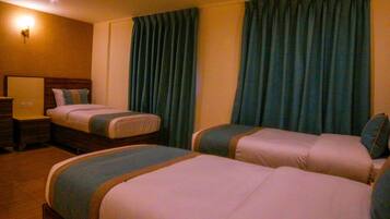 Basic Triple Room | Egyptian cotton sheets, premium bedding, pillowtop beds