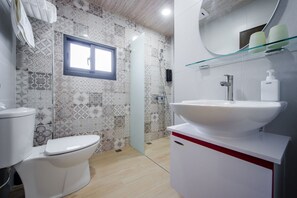 Sea View Double Room with Balcony | Bathroom