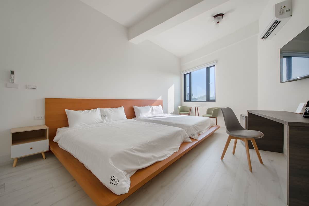 Habitación cuádruple | Wifi gratis y ropa de cama