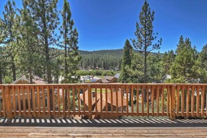 Property grounds - Monterey Mtn View Cabin  Views Moonridge (Big Bear Lake)