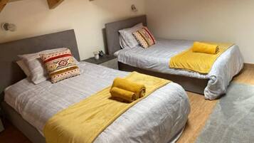 2 bedrooms, iron/ironing board, free WiFi, bed sheets