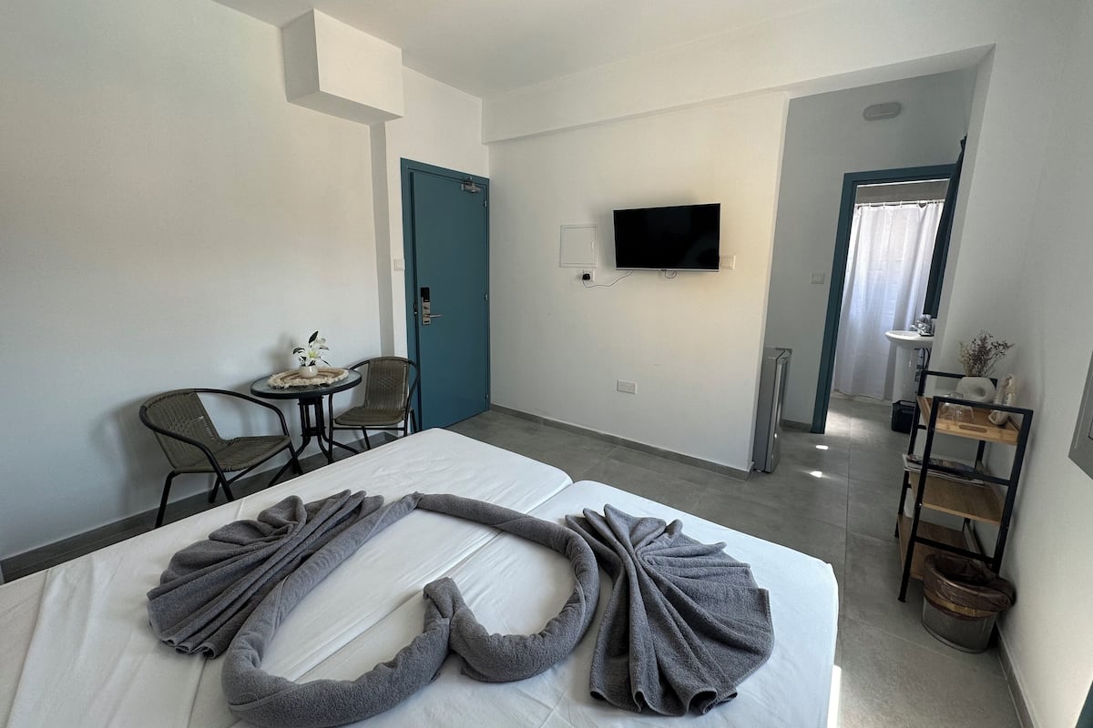 Standaard kamer, 1 twee- of 2 eenpersoonsbedden | 1 slaapkamer, luxe beddengoed, een laptopwerkplek