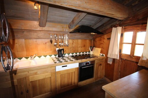 Chalet, ski-in/ski-out & foot of the slopes, sauna, fireplace or stove, tv, 160m², Les Saisies