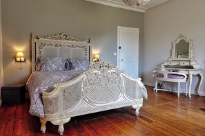 7 Schlafzimmer, Bügeleisen/Bügelbrett, Reisekinderbett, kostenloses WLAN