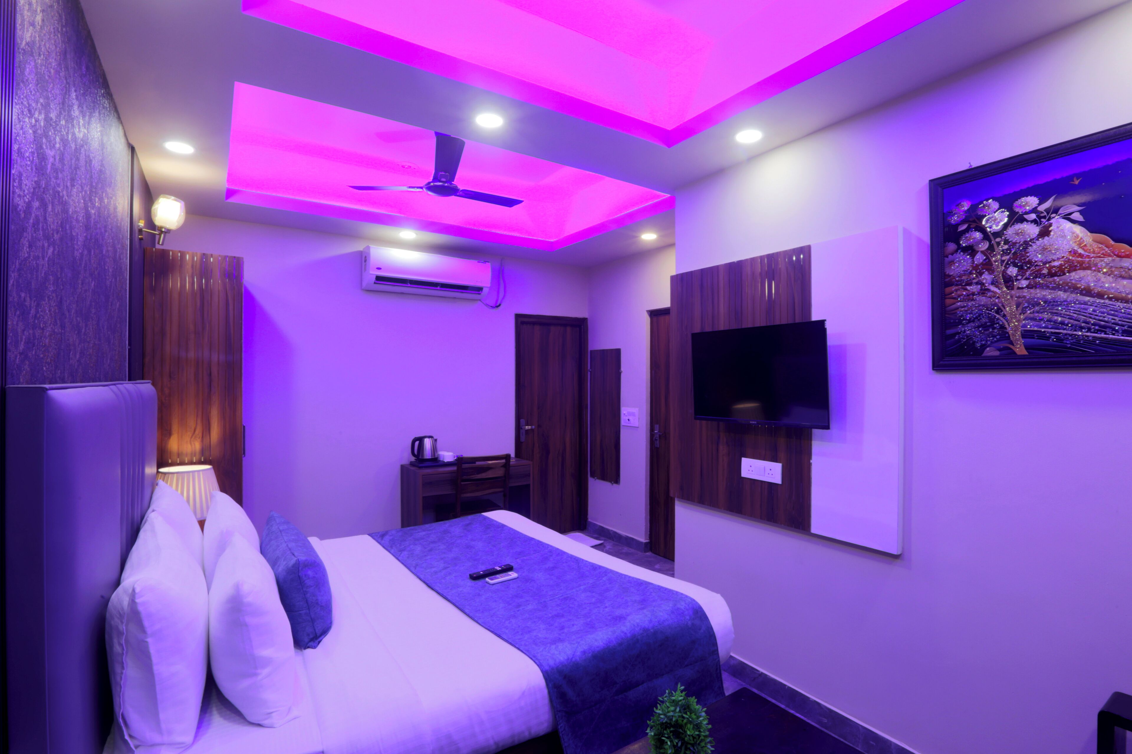 Superior Room | Premium bedding, soundproofing, bed sheets