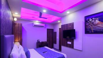 Superior Room | Premium bedding, soundproofing, bed sheets