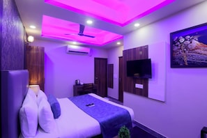 Superior Room | Premium bedding, soundproofing, bed sheets