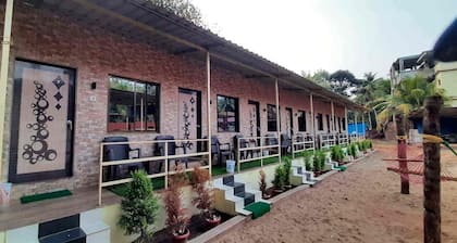 madhuban hotel is near tarkarli beach malvan, hotel to beach just 02 minutes way