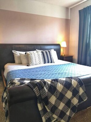 3 slaapkamers, een strijkplank/strijkijzer, wifi, beddengoed