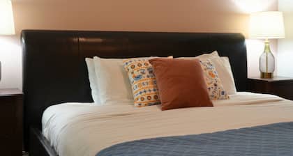 Bright 3 bed 3 bath House in Radium Hot Springs