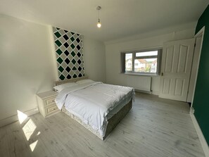 3 bedrooms, free WiFi, bed sheets