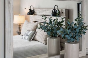 3 habitaciones, tabla de planchar con plancha, wifi y ropa de cama