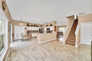 Exterior - Great Rooms for Kids, Luxury Layout and Foosball! (Davenport)