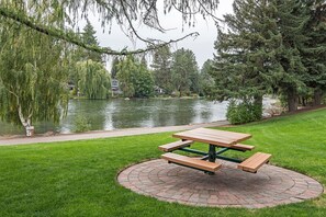 1 bedroom - Walk to Downtown Bend River Fireplace Quiet (Bend)