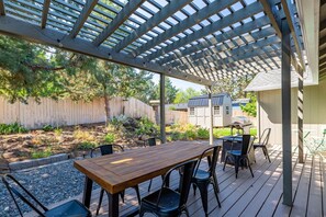 House | 3 bedrooms - Backyard Oasis 8min to Town Fast Wi-fi (Bend)