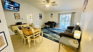 Exterior - Remodeled 3 Bed Pool Home With Lake Views (Davenport)