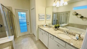 Exterior - Gated Luxury Resort Home With South Facing Pool (Davenport)