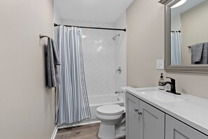 Handtücher, Seife, Toilettenpapier