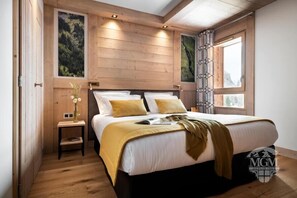 3 bedrooms, WiFi, bed sheets - Wifi, ski-in/ski-out & foot of the slopes, view mountain, swimming pool, balcony, parking, tv, 84m² (La Plagne)