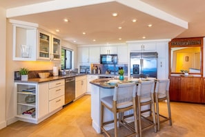 Appart'hÎtel, 2 chambres | Cuisine privée | Réfrigérateur, four, plaque de cuisson, cafetiÚre/bouilloire