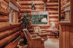 Interior - 11sl - Wi-fi - No Pets Log Cabin - Sleeps 7 2 Bedroom Cabin by Redawning (Deming)