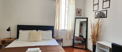 1 soverom, strykejern/-brett, wi-fi (inkludert) og sengetøy