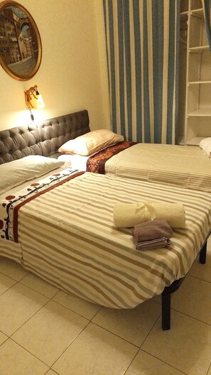 3 Schlafzimmer, Schreibtisch, Bügeleisen/Bügelbrett, Reisekinderbett