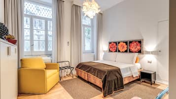 Tripla Superior | Una scrivania, insonorizzazione, Wi-Fi gratuito