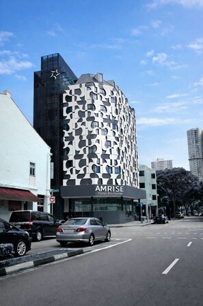 Front of property - AMRISE HOTEL KITCHENER (Singapore)