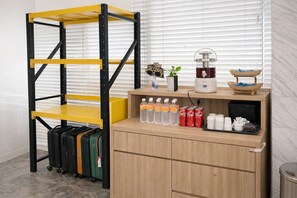 Una televisión de pantalla plana