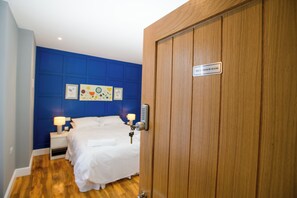 Bureau, Wi-Fi gratuit, draps fournis