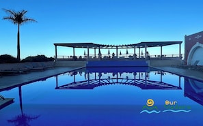 Pool - Spacious villa, shared pool|Palheiro Eagle (São Gonçalo)