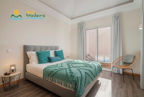 3 bedrooms, desk, iron/ironing board, WiFi - Spacious villa, shared pool|Palheiro Eagle (São Gonçalo)