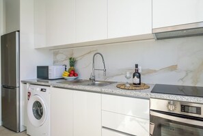Fridge, microwave, oven, stovetop