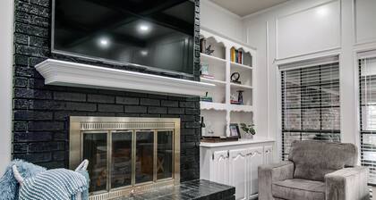 Fantastic location w/fenced yard & garage. Sleeps 10
