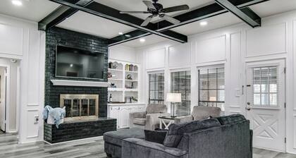 Great Location; Room for Everyone; Pet‑Ready Fenced Yard