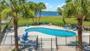 Unclassified image, 4 of 31, button - Islandia 319 Waterfront With A Pool (Panama City Beach)