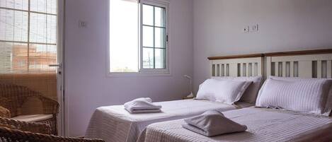 2 chambres, fer et planche Ă repasser, Wi-Fi gratuit, draps fournis