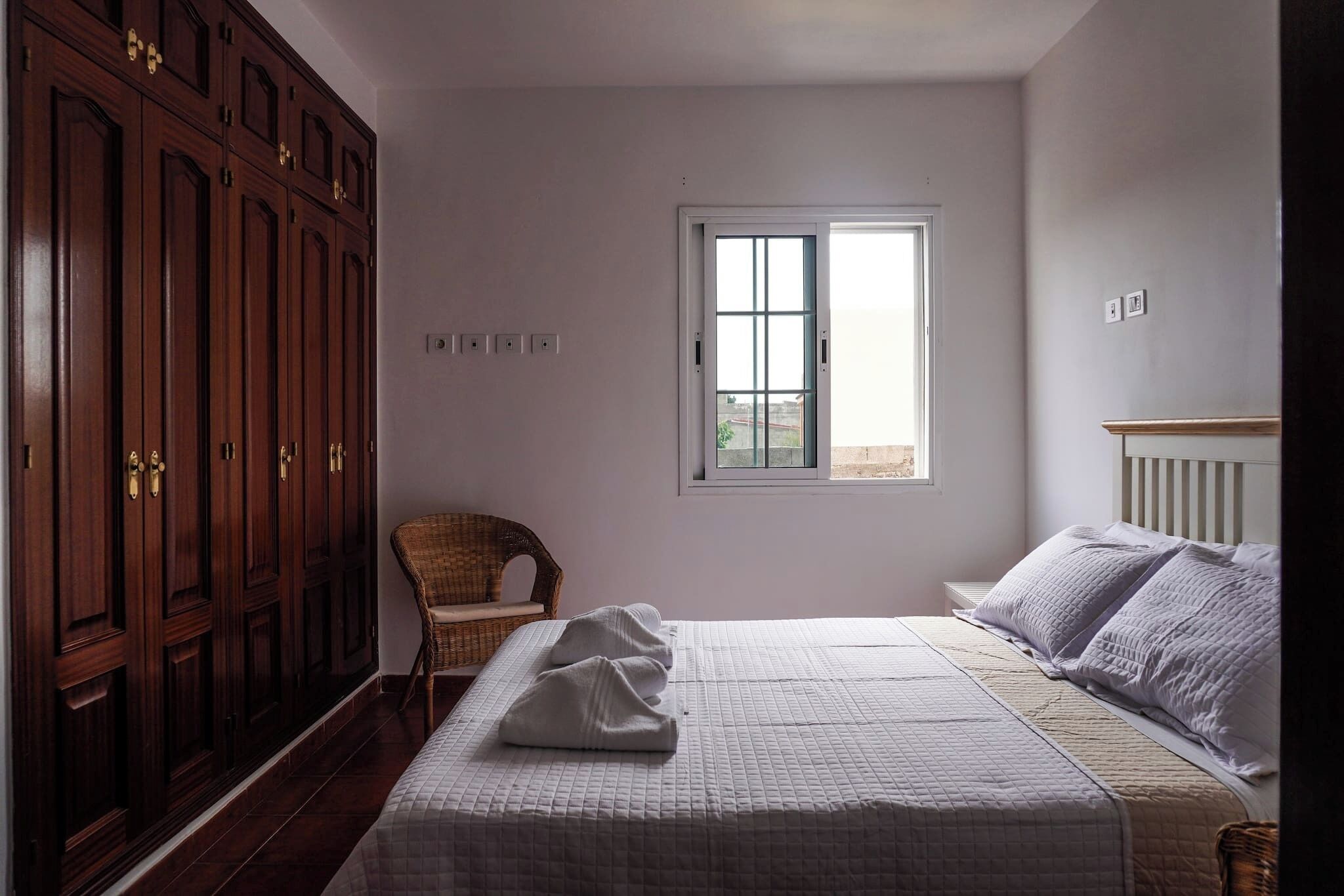 2 habitaciones, tabla de planchar con plancha y wifi gratis 