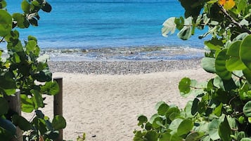 Platja a a prop, gandules de platja i tovalloles de platja