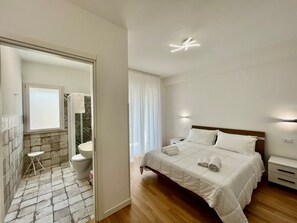 Luxury Room, Balcony, City View | In-room safe, desk, laptop workspace, soundproofing - B&B 969 (Paceco)
