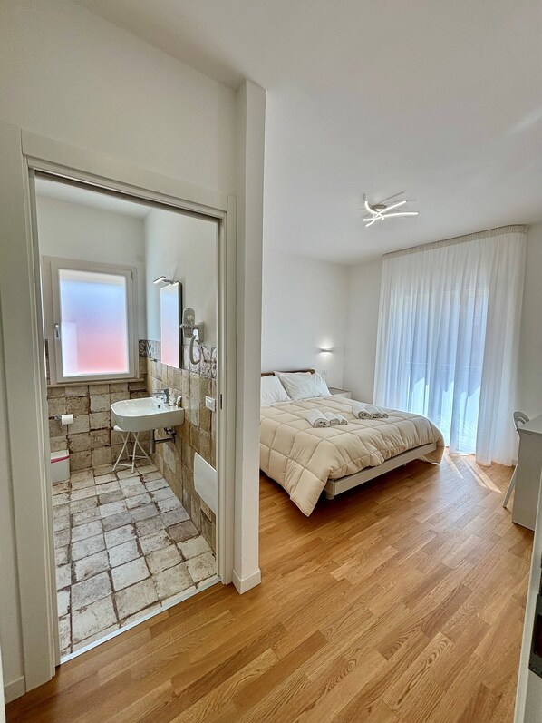 Coffres-forts dans les chambres, bureau