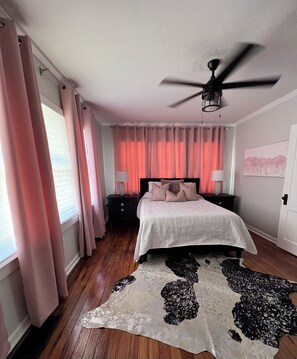 2 habitaciones, tabla de planchar con plancha y wifi gratis 